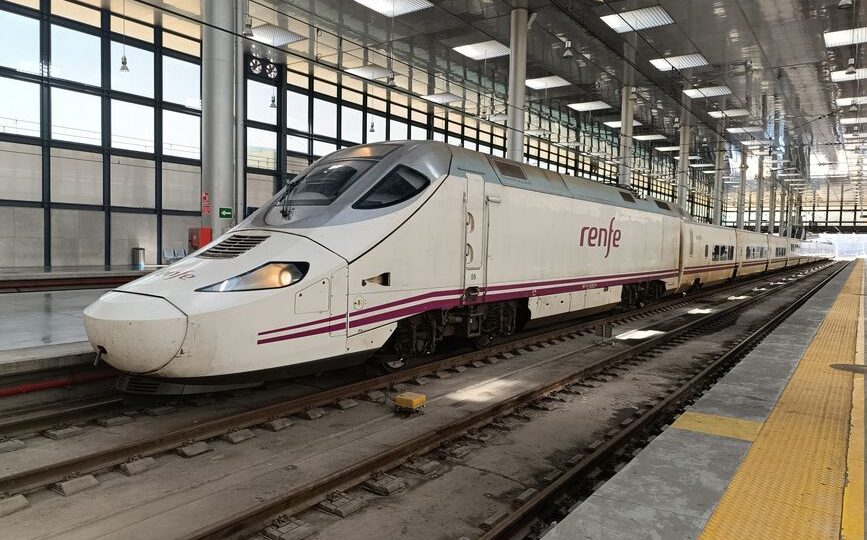 Hyperloop Commuting: How the 2026 Revolution is Reshaping Urban Travel